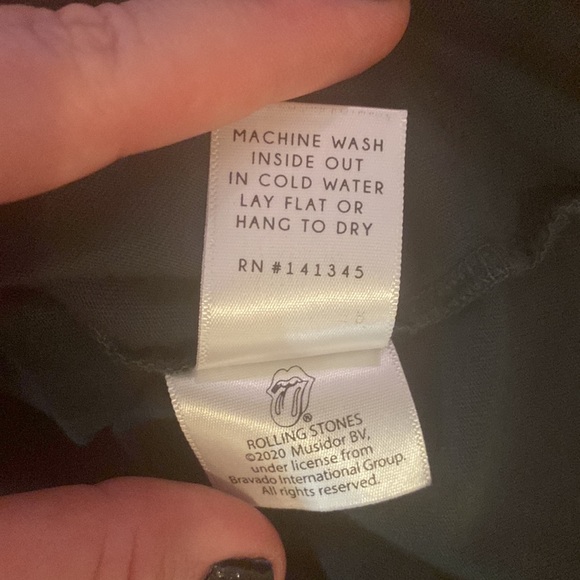 🖤✨HOST PICK✨🖤✨🎲🖤BNWT🖤🎲DAYDREAMER ROLLING STONES TEE🎲🖤M🖤🎲 USA🖤🎲 - Picture 5 of 9